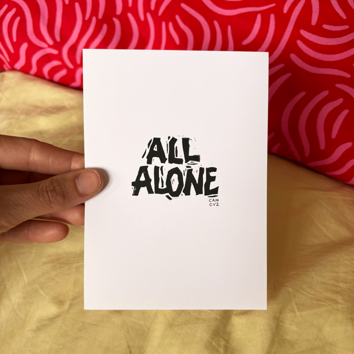 All alone, linogravure au format A6 par Camille Cauvez